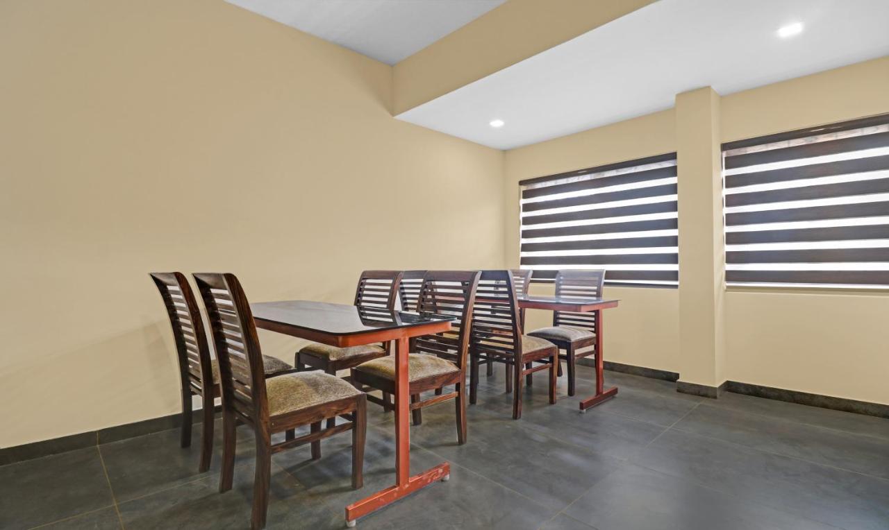 Treebo Grand Vistara Airport Suites Kochi Kültér fotó