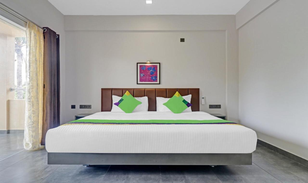 Treebo Grand Vistara Airport Suites Kochi Kültér fotó