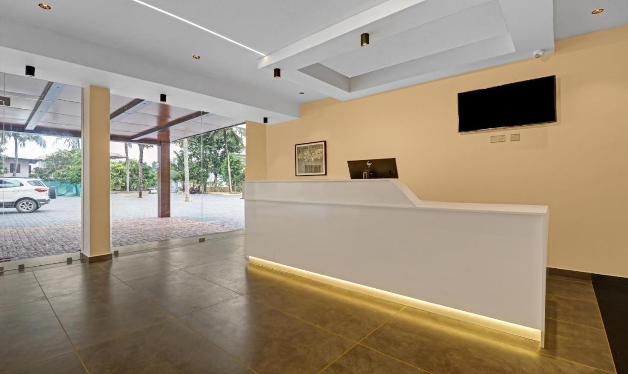 Treebo Grand Vistara Airport Suites Kochi Kültér fotó