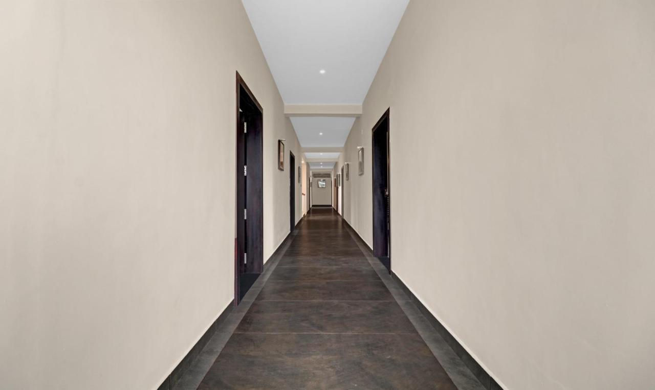 Treebo Grand Vistara Airport Suites Kochi Kültér fotó