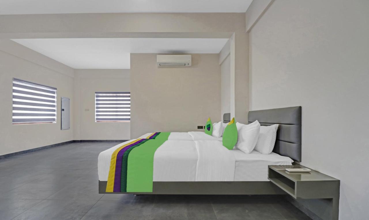 Treebo Grand Vistara Airport Suites Kochi Kültér fotó